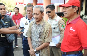 Pemkab Sumbawa Bersama PMI dan PT Seger Bantu Korban Gempa Lombok