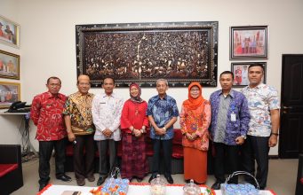 Bupati Terima Kunjungan Tim Medis Rumah Sakit Terapung Ksatria Airlangga Surabaya