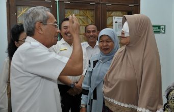 Bupati Buka Operasi Katarak Gratis