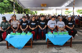 GEMAR MAKAN IKAN