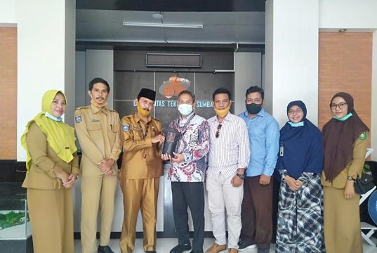Kades Uma Beringin Gandeng UTS Bangun Desa