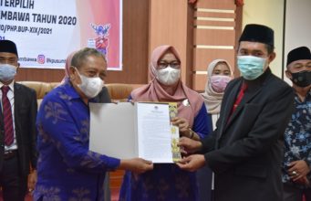 KPU Sumbawa Tetapkan Pasangan Mo-Novi Sebagai pasangan Calon Bupati dan Wakil Bupati Sumbawa Terpilih