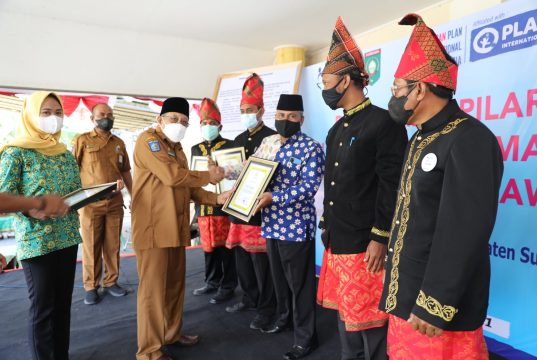 Bupati Sumbawa H. Mo Hadiri Deklarasi STBM Kecamatan Sumbawa