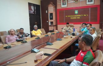 PJS BUPATI SUMBAWA NONTON BARENF PELANTIKAN PRESIDEN RI TERPILIH PRIODE TAHUN 2024-2029