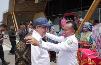 PJS BUPATI SAMBUT KEDATANGAN WAKIL MENTERI PKP RI