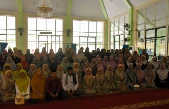 Pengajian Rutin DWP Kabupaten Sumbawa, Bersama Ust. Syatriya Kurniansyah, S.Pd. I.,M.Pd dengan tema Tarhib Ramahan “Menyambut Ramadhan dengan hati yang gembira”
