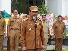 WAKIL BUPATI SUMBAWA PIMPIN APEL PAGI PERDANA