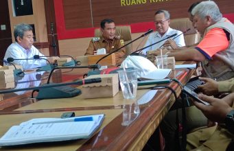 PASTIKAN PENGGUNAAN ANGGARAN EFEKTIF, WAKIL BUPATI SUMBAWA TERIMA KUNJUNG TIM BPKP NTB