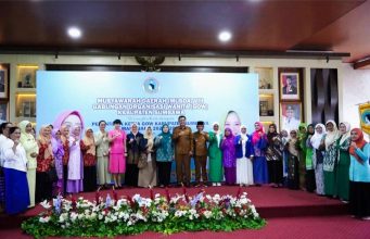 Bupati Sumbawa Secara Resmi Membuka Musyawarah Daerah (Musda) ke-VIII Gabungan Organisasi Wanita (GOW) Kabupaten Sumbawa