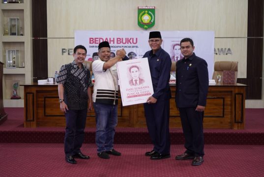 BEDAH BUKU “DARI SUMBAWA MENGGAPAI PUNCAK EIFFEL”, BUPATI : JADIKAN KISAH INI SEBAGAI PEMANTIK SEMANGAT GENERASI MUDA SUMBAWA