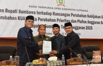 SIDANG PARIPURNA DPRD KABUPATEN SUMBAWA, BUPATI JELASKAN PERUBAHAN KUA DAN PPAS TAHUN ANGGARAN 2025