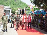 KUNJUNGI SUMBAWA, MENHAN TEGASKAN TNI HARUS BERMANFAAT BAGI MASYARAKAT