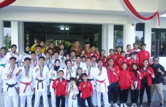 RAIH 21 MEDALI, ATLET FORKI SUMBAWA HARUMKAN NAMA DAERAH PADA KEJURPROV FORKI NTB 2025