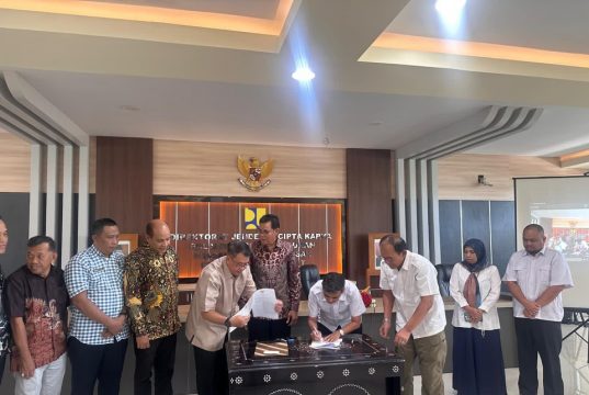 Perkuat Layanan Air Minum, Bupati Sumbawa Teken Kerja Sama Strategis