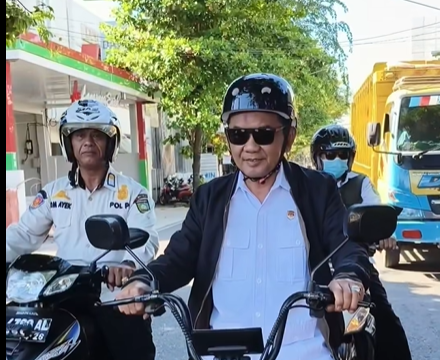 Tak Hanya Imbauan, Wabup Sumbawa Tunjukkan Aksi Nyata Hemat Energi