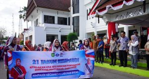 Bupati Sumbawa Dorong Pendidikan Karakter Melalui Pawai Budaya HIMPAUDI